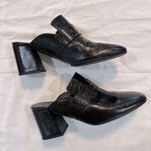 Freda Salvador CROCODILE MULES size 8.5